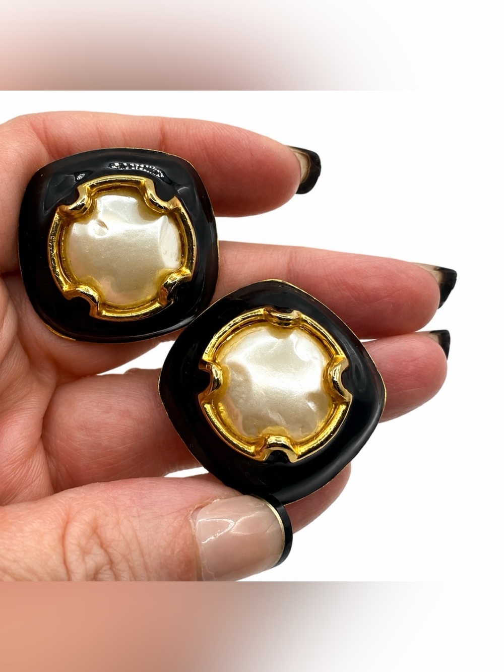 CJ Russell Faux Pearl & Black Enamel Gold Tone Clip On Statement Earrings Rare - Picture 11 of 12